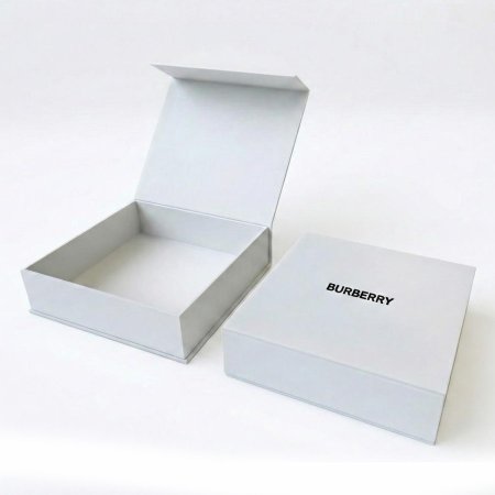 صندوق - Burberry